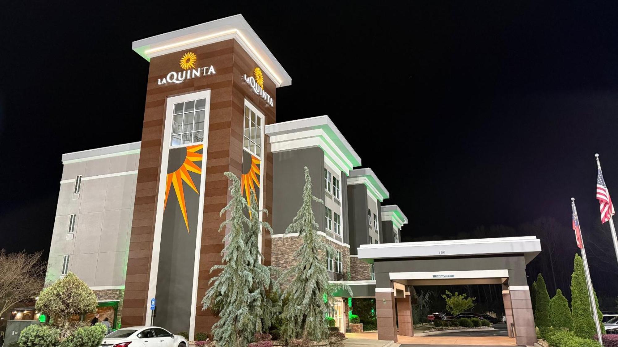 Отель La Quinta By Wyndham Форсайт Экстерьер фото